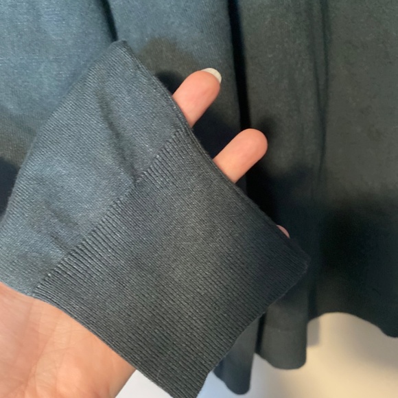 - Green turtleneck long sweater size L ( oversized) - Picture 5 of 5